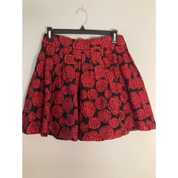 Alice + Olivia Fizer Box Pleat Mini Skirt Roses Metallic Red & Black ~ Sz 6 - Picture 4 of 10